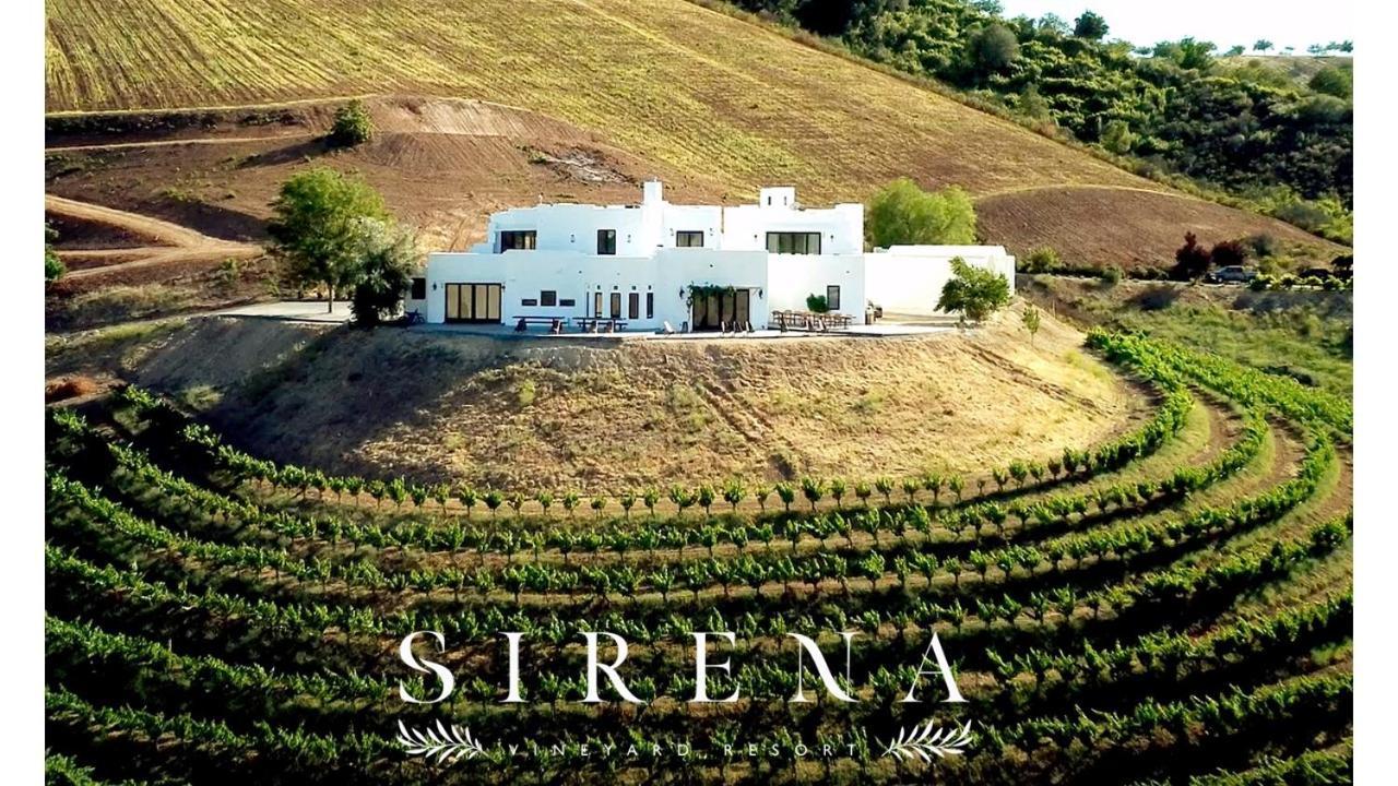 פאסו רובלס Sirena Vineyard Resort מראה חיצוני תמונה