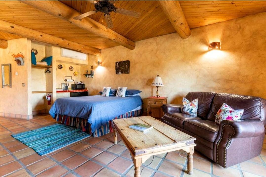 פאסו רובלס Sirena Vineyard Resort מראה חיצוני תמונה