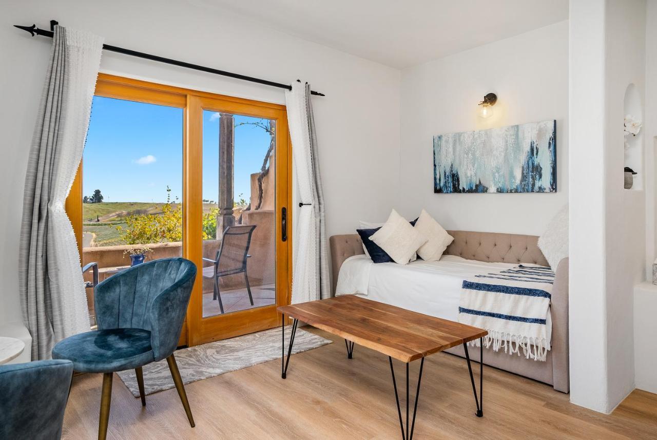 פאסו רובלס Sirena Vineyard Resort מראה חיצוני תמונה